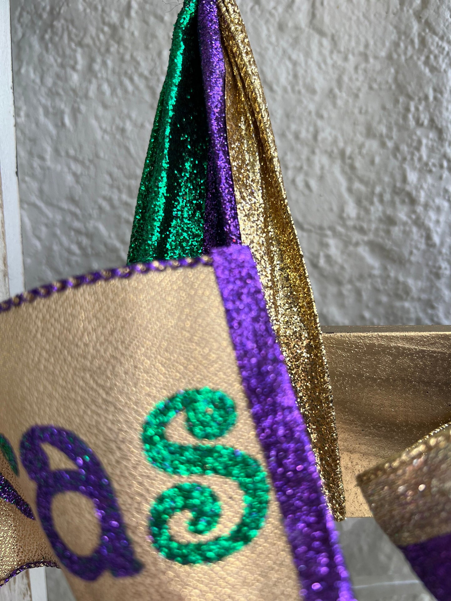 Mardi Gras Bead Jester Wreath Decoration for Front Door Mardi Gras Frame Wreath with Beads for Front Door