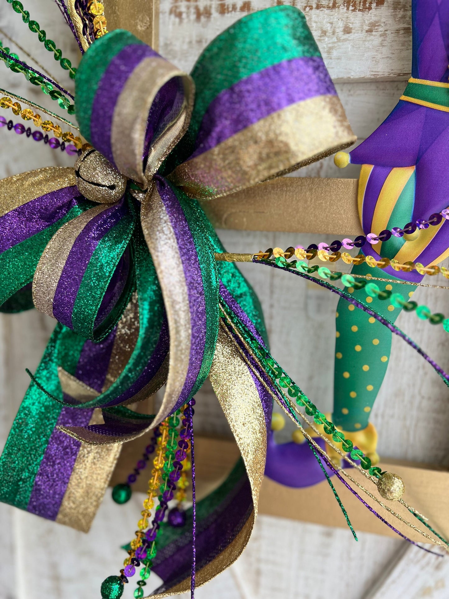 Mardi Gras Bead Jester Wreath Decoration for Front Door Mardi Gras Frame Wreath with Beads for Front Door